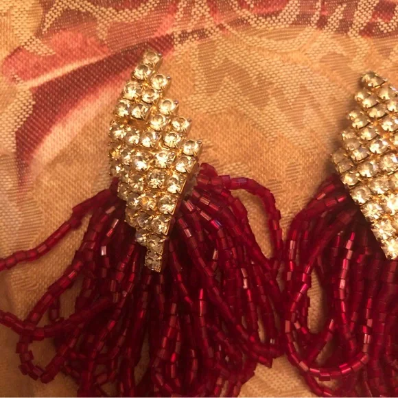Rhinestone encrusted dangling beads, extraordinary, clip earrings.